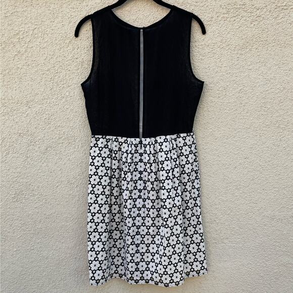 Madewell Black Cream Perforated Floral Dress 2 Open Back - Picture 8 of 9